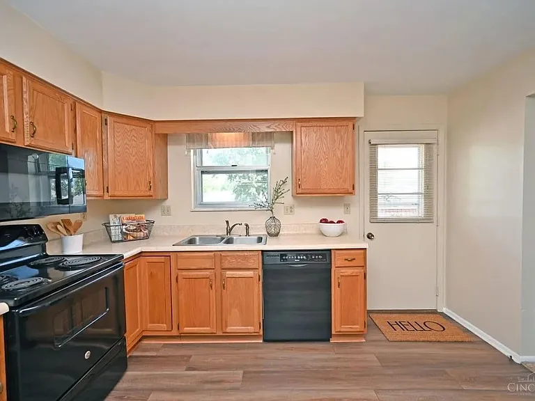 8608 Linderwood Ln — Photo 11