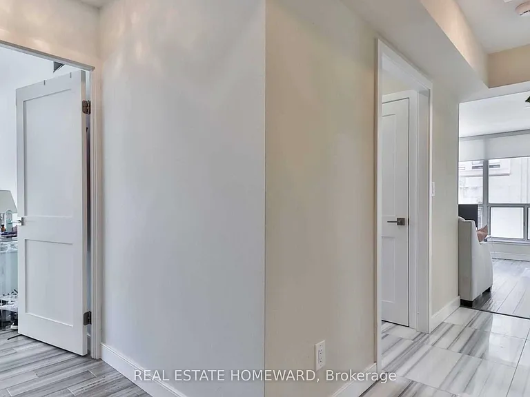 7 Carlton St #406 — Photo 4