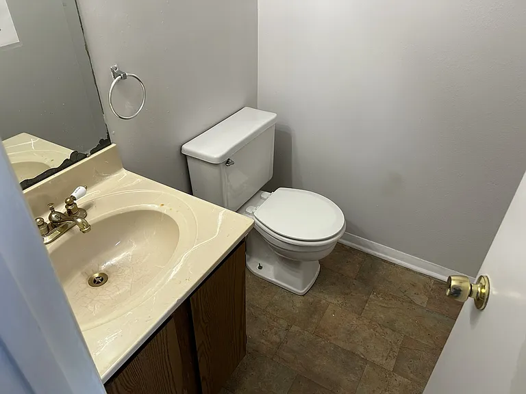 North Crestview Drive Northwest 3615 - 2 — Photo 7