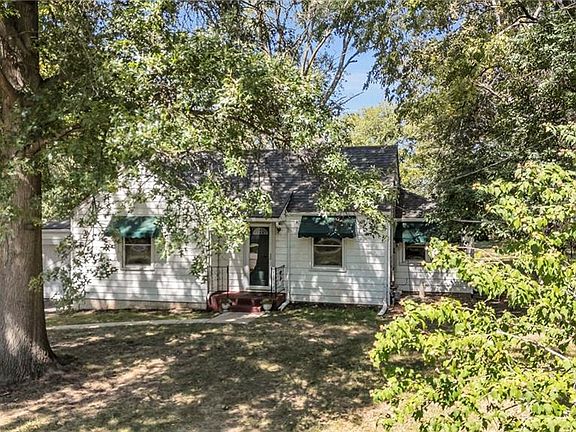 3rd image of 5248 Edith Ave
