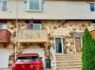 99 Cedar Grove Ct, Staten Island, NY 10306