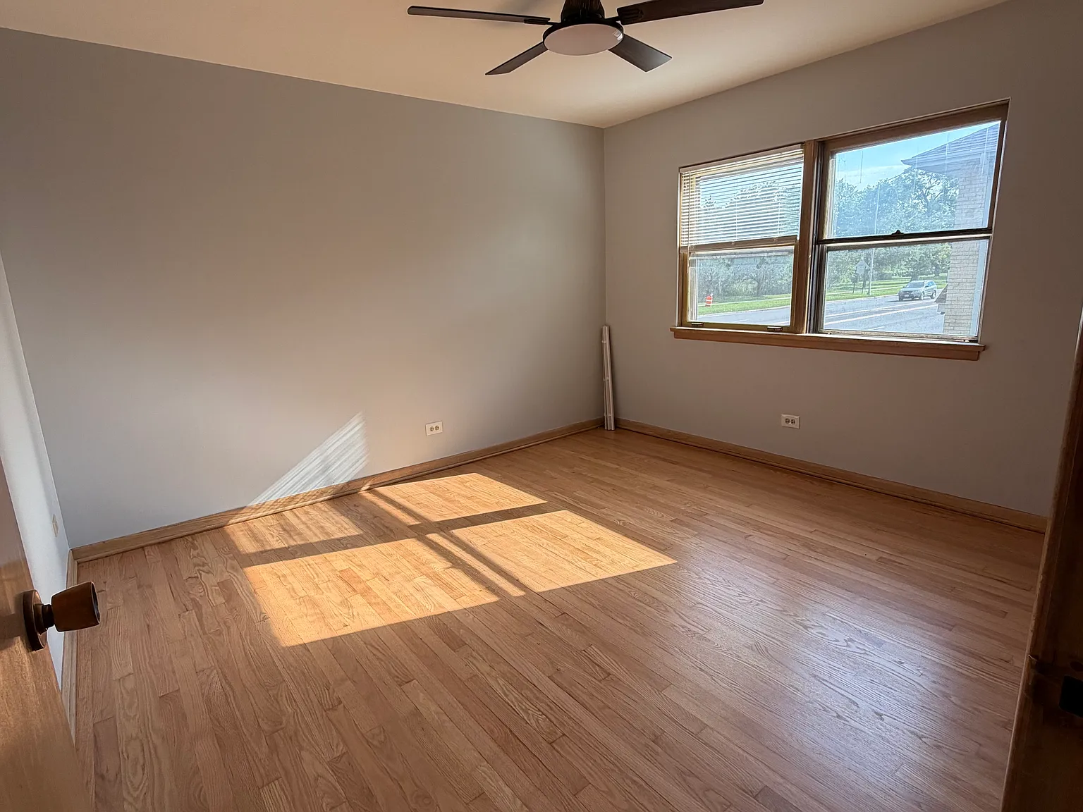 2 bed, 1100 sqft, $1,800 — Photo 2