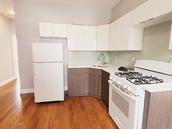 3rd image of 67 Clerk St #1A
