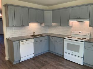 8301 Woodland Dr #3E, Darien, IL 60561