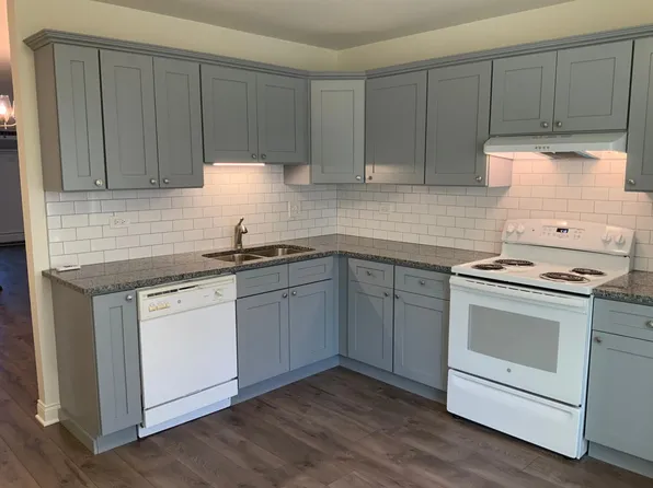 8301 Woodland Dr #3E, Darien, IL 60561