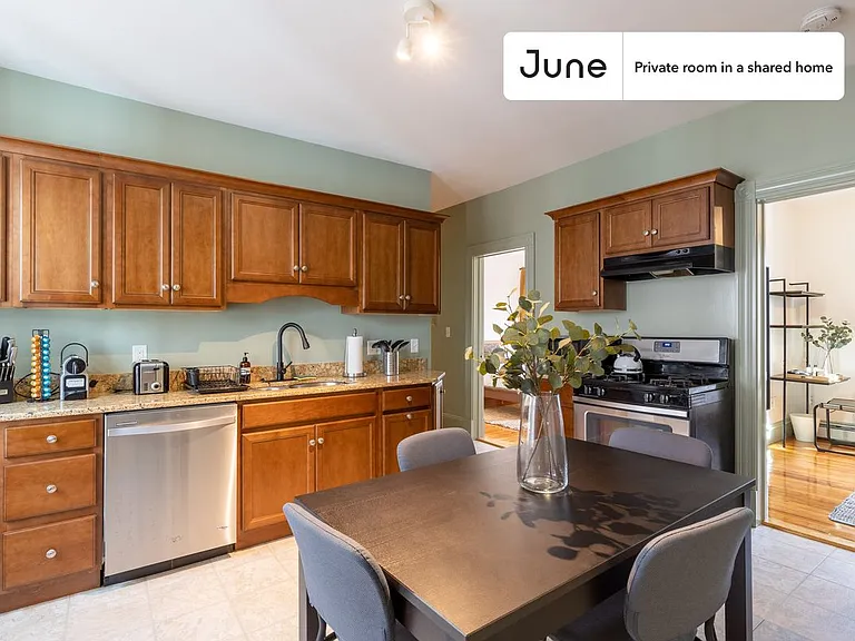 15 Romsey St #B — Photo 6
