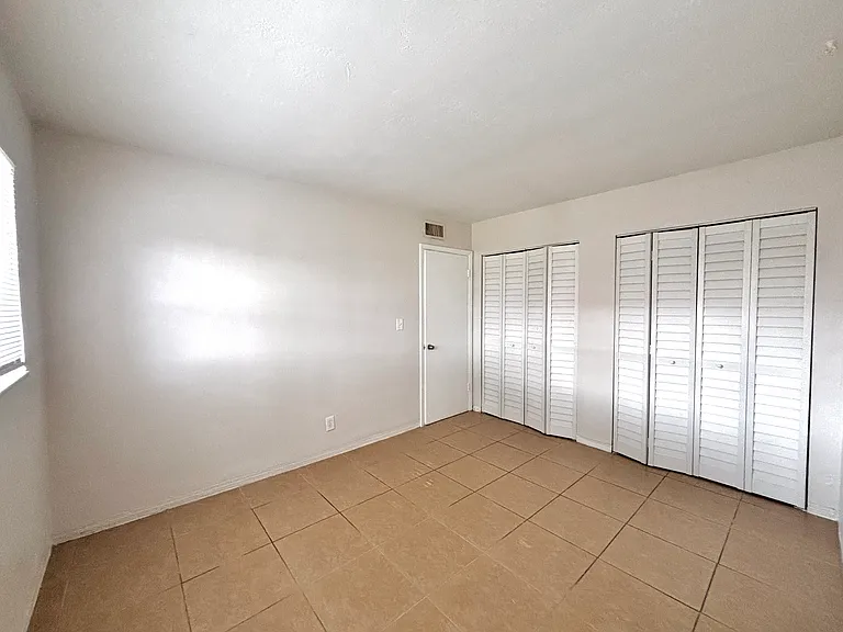 1735 Dewey St #106 — Photo 11