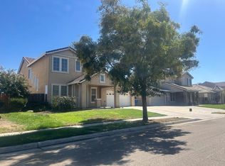2555 S Lind Ave, Fresno, CA 93725