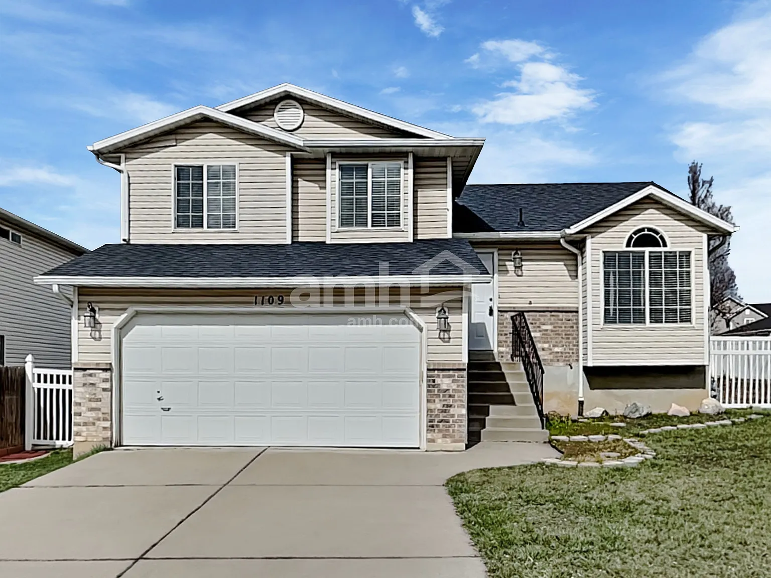 4 bed, 3.0 bath, 1863 sqft, $2,565 — Photo 1