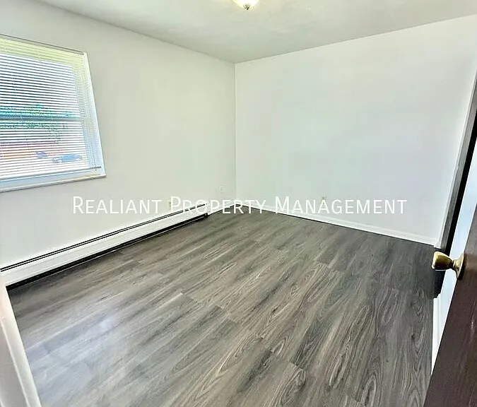 6830 Simpson Ave #6 — Photo 6