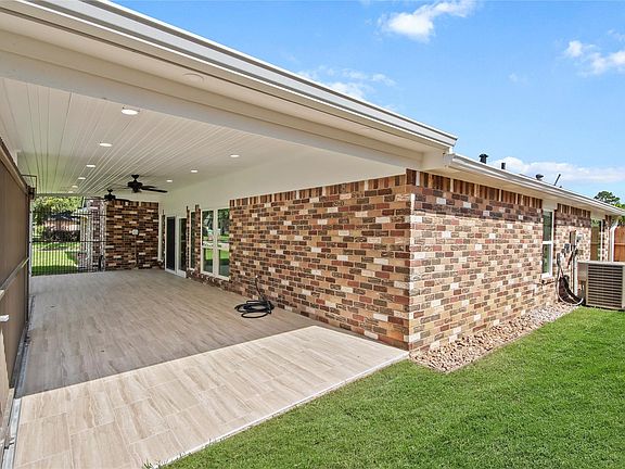 3rd image of 6631 Pauma Dr