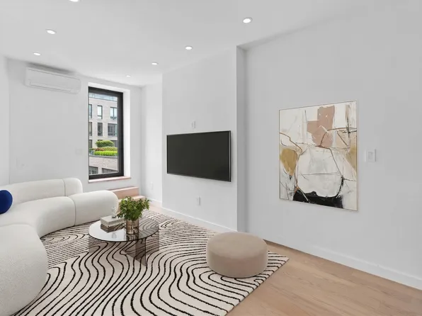 216 Flatbush Avenue image 1 of 7