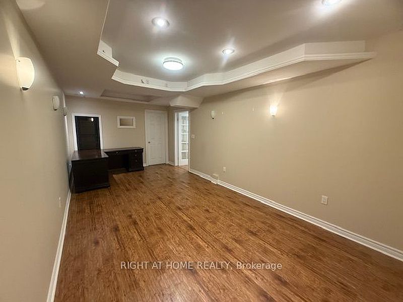 Burlington House for rent - 3 Bedrooms — photo 17