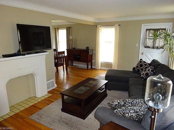 5th image of 14317 Birchwood Ave