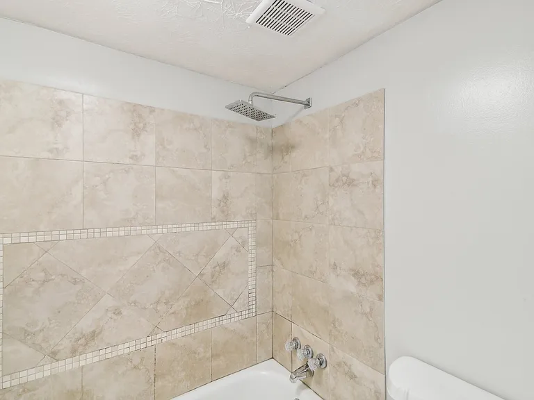 6429 Woodstone Way — Photo 17