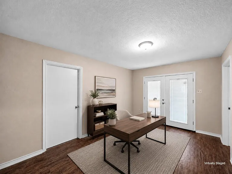 422 Woodhollow Dr — Photo 10