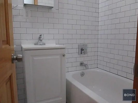 Rented by Bond New York | media 22