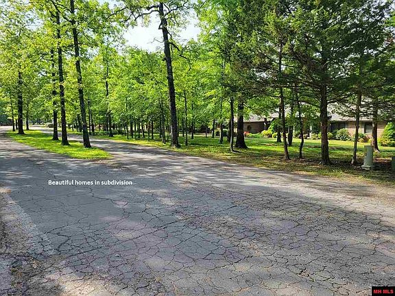 4th image of Crescent Dr