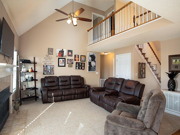 2nd image of 107 Nicole Dr