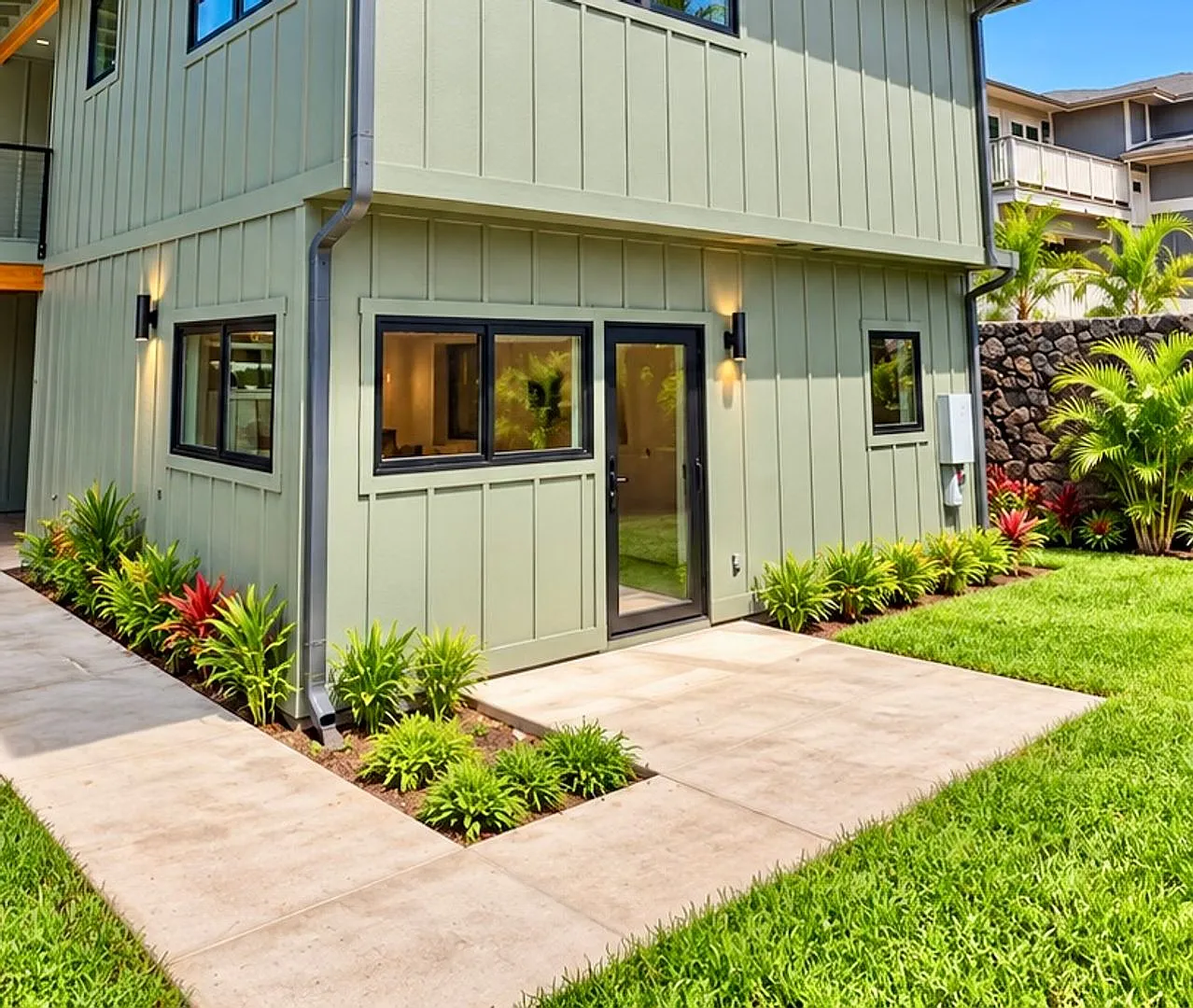 1-Bedroom, 1-Bath Ground-Floor Ohana in Wahikuli, Lahaina $2,350/month + GET — Photo 1