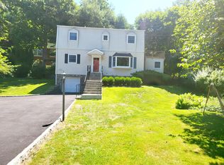 51 Bramblebrook Rd, Ardsley, NY 10502