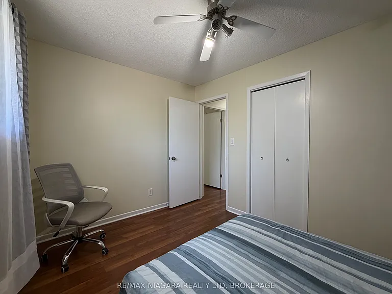 27 Nottingham Ct #UPPER — Photo 14