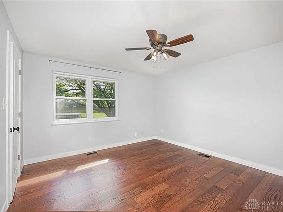 4th image of 2360 E Rahn Rd