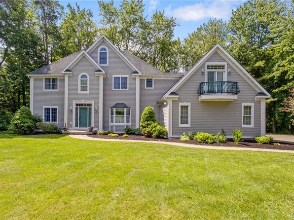 1 Mayflower Cir, Oswego, NY 13126