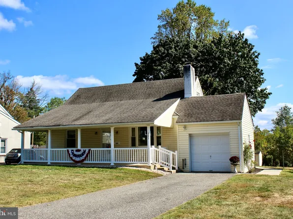 305 Clear Spring Rd, Lansdale, PA 19446