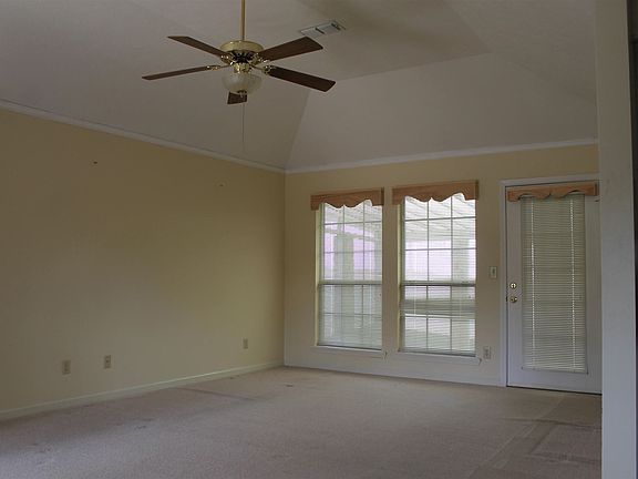 3rd image of 50 N Oakwood Ln