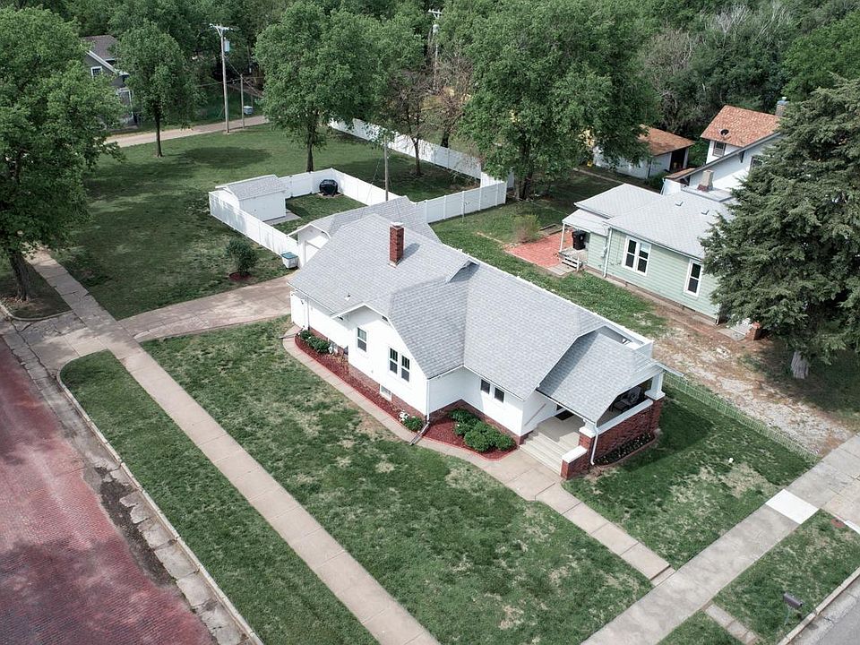 1st image of 701 Park St
