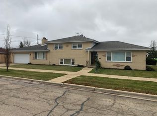8841 Oleander Ave, Morton Grove, IL 60053