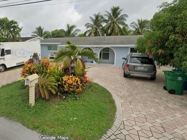 6633 Emerald Lake Dr