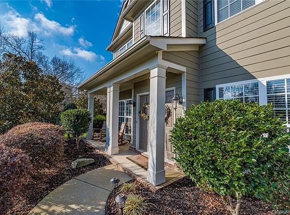 3rd image of 3004 Potomac Rd
