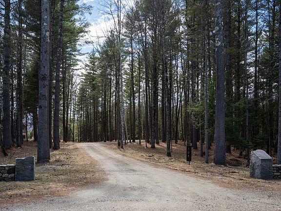 3rd image of 109 Winhall Hollow Road