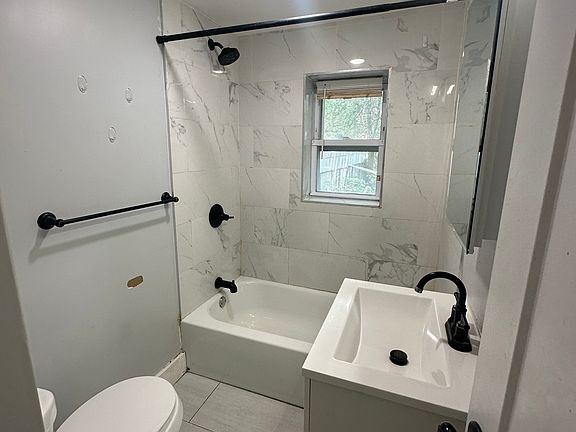 5th image of 22 Tuers Ave Floor 1