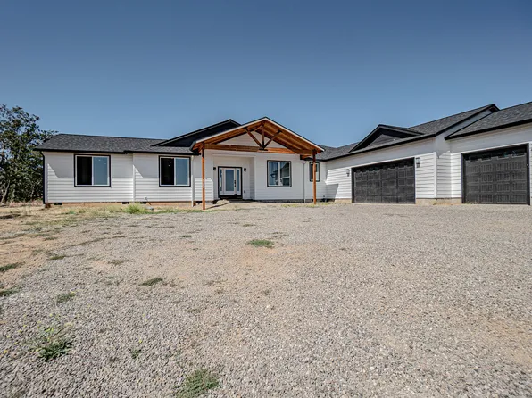 3808 Willow Springs Rd, Central Pt, OR 97502