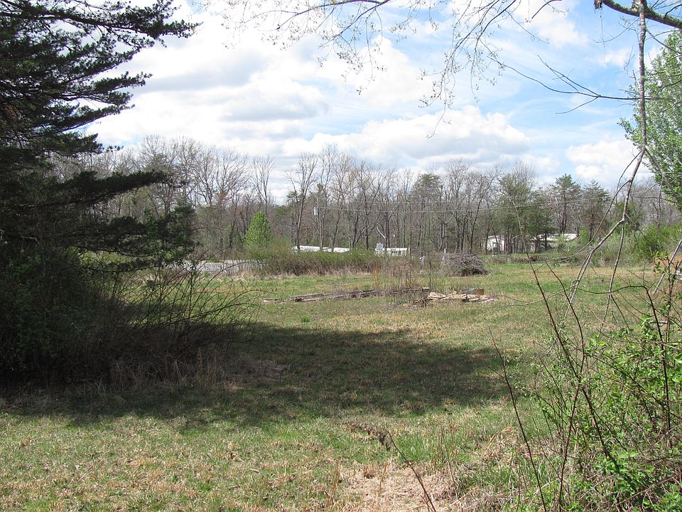 2nd image of Woodgate Dr