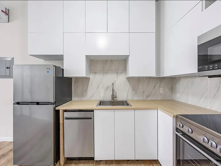 18-20 Stanhope St #1L — Photo 3