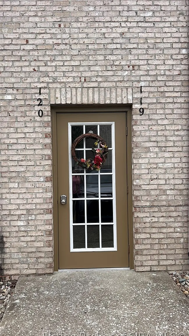 2 bed, 2.0 bath, 1100 sqft, $1,200 — Photo 2