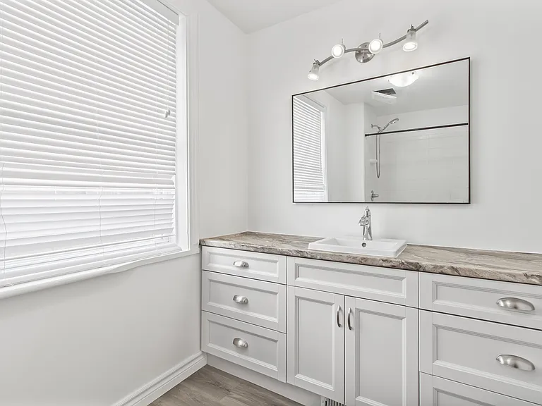 481 Besserer St #1 — Photo 32