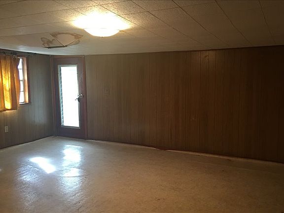4th image of 1080 SE Saint Johns St