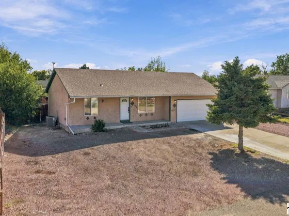 174 E Arvada Dr, Pueblo West, CO 81007