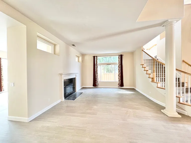 5003 Sterling Grove Ln — Photo 4