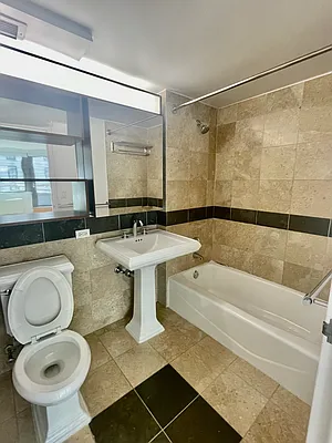 Rented by Cushman & Wakefield (Management) | media 17