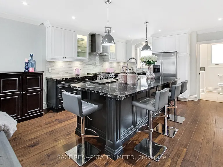 108 Beresford Ave — Photo 12