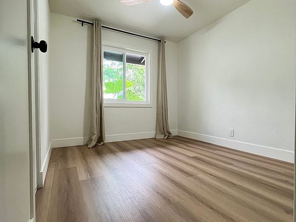 5th image of 15052 Columbia Ln #3