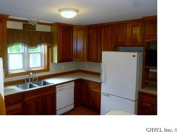 2nd image of 3872 Seneca Tpke
