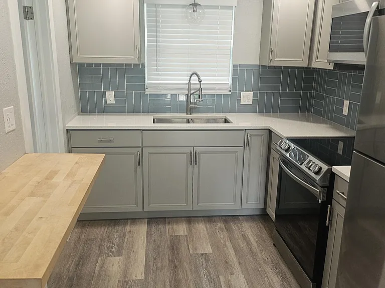 257 14th St NW #2 — Photo 5