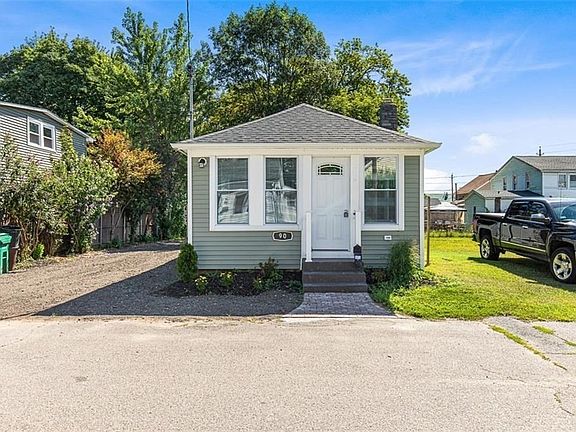 3rd image of 90 Huron St